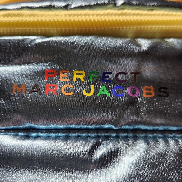 Marc Jacobs PERFECT Metallic Puffer Belt Bag Rainbow Logo Festival  NWT - Picture 3 of 8
